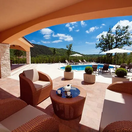 Antonija * لابين